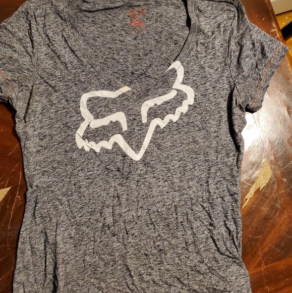 Fox Vneck Tshirt - Picture 1 of 2